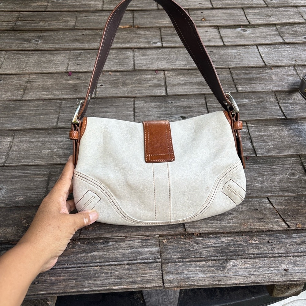 Coach Cream and Tan Shoulder Bag - Picture 3 of 12